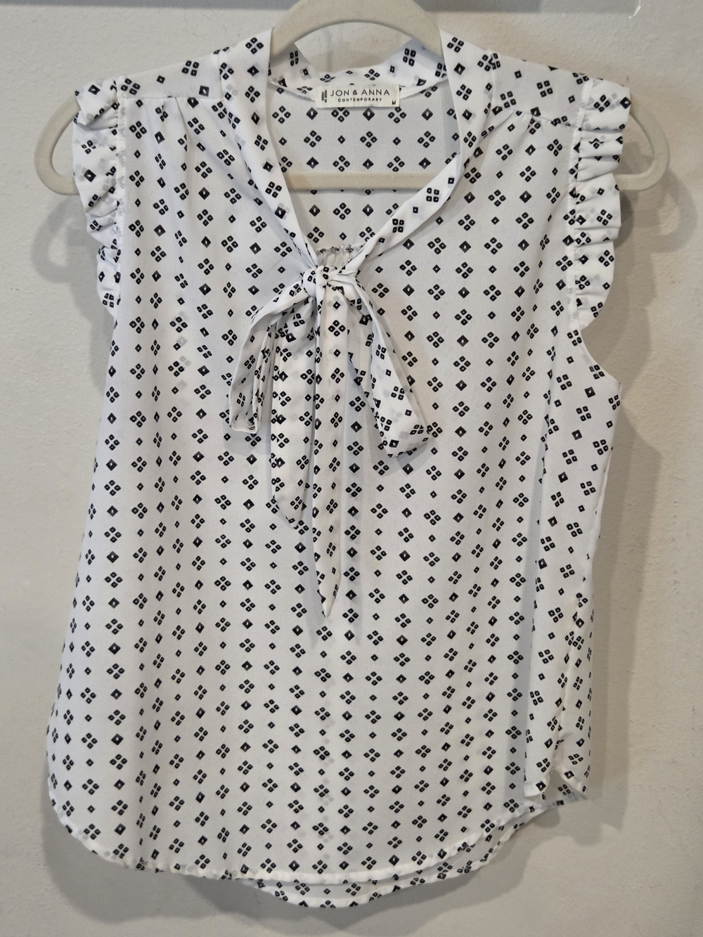Jon & Anna White Sleeveless Tie-Neck Camisole with Black Geo Print